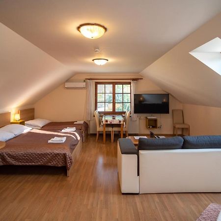Apartman A Ubytovani U Machu Mikulov Eksteriør billede