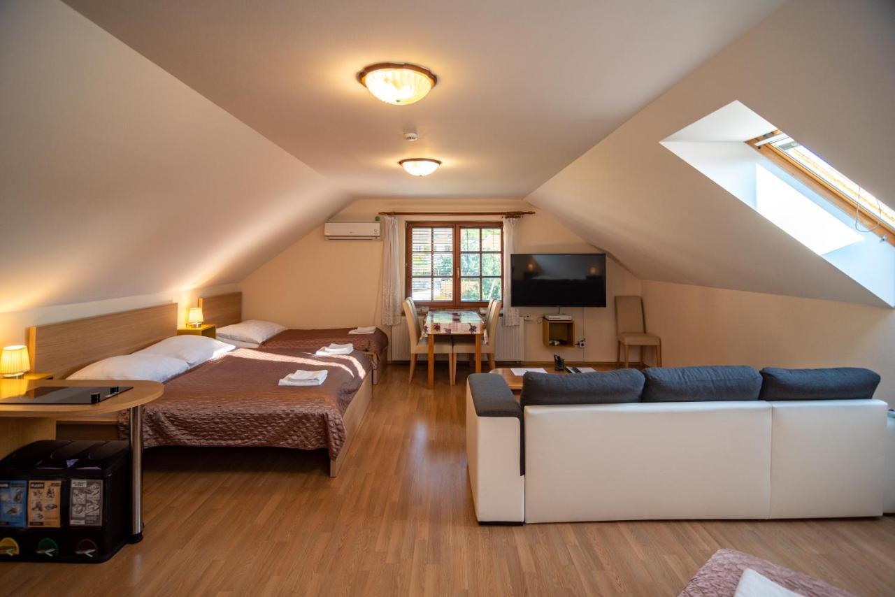 Apartman A Ubytovani U Machu Mikulov Eksteriør billede