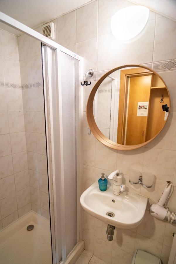 Apartman A Ubytovani U Machu Mikulov Eksteriør billede
