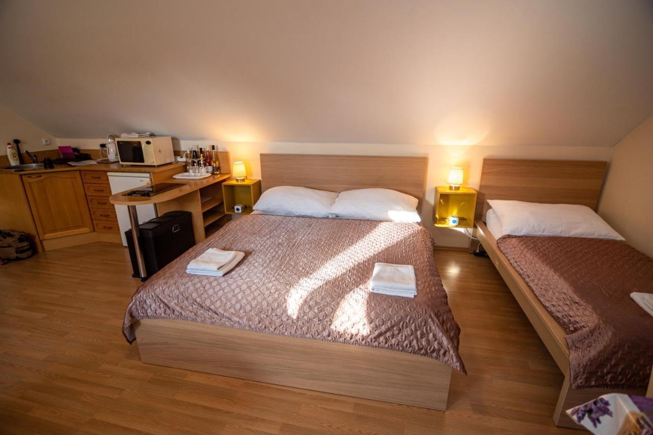 Apartman A Ubytovani U Machu Mikulov Eksteriør billede